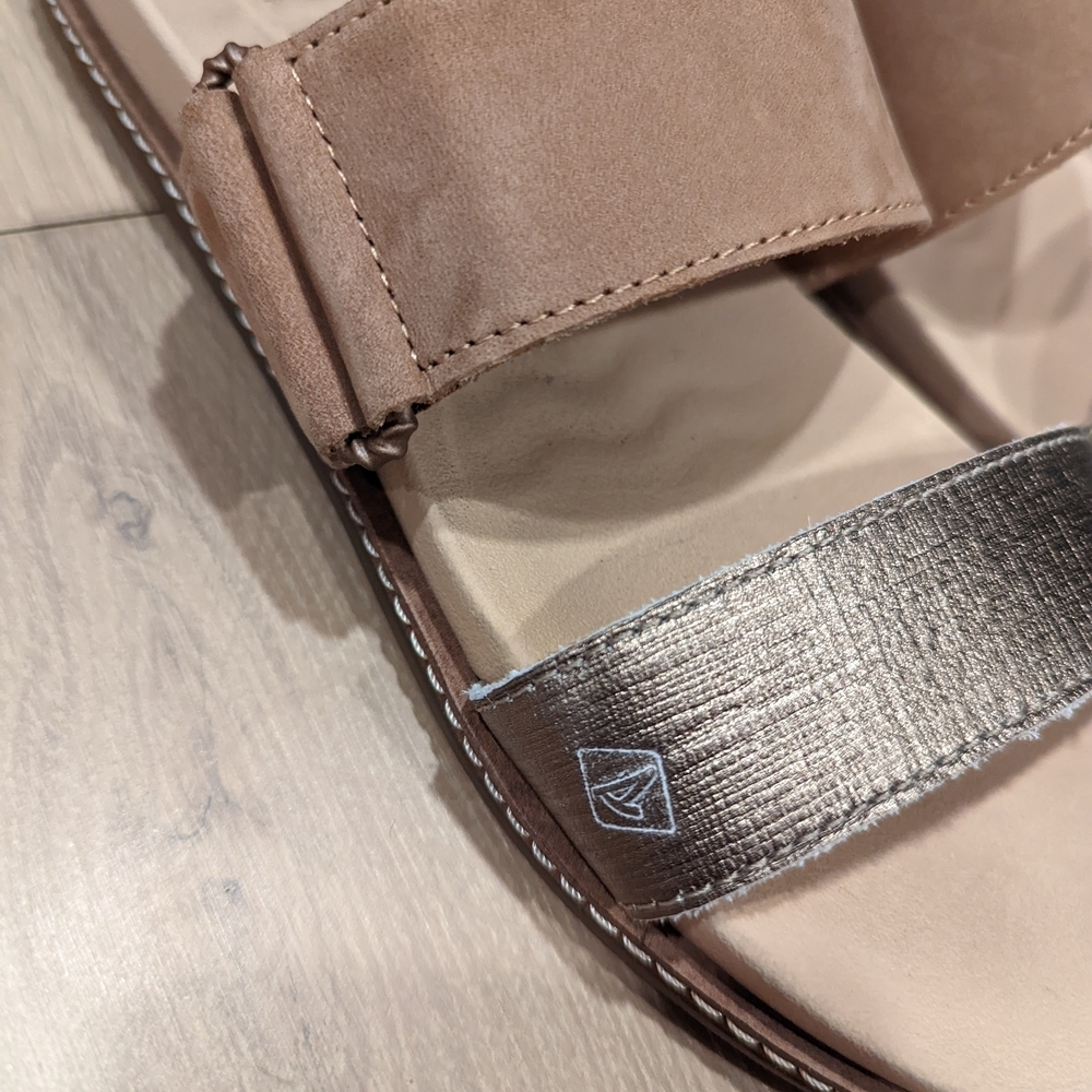 Stylish Women's Sandals in Brown - Picture 6 of 8